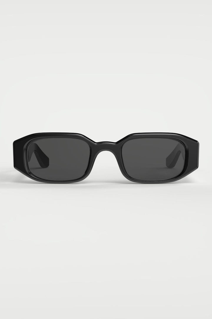 Rotate - 3. Squared-angled Frame 1164023102 - 3102 Chimi X Black Solbriller 