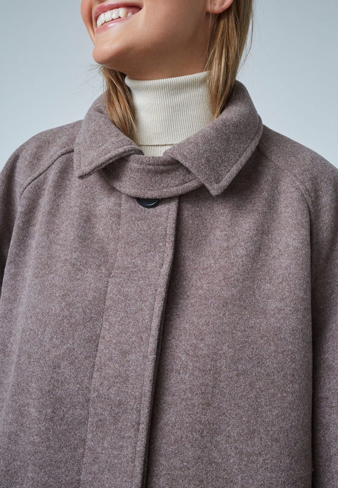 Sisters Point - Caleb-N.Long1 18783 - 216 - Brown Mel. Jakker 