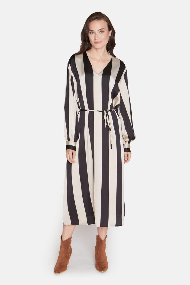 Sisters Point - Elbara-Dr - 834 Black/Champagne Kjoler 