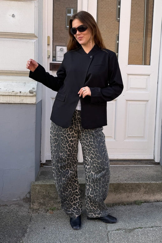 Sisters Point - Fiora-Barrel1 20123 - 925 - Leo Wash Bukser 
