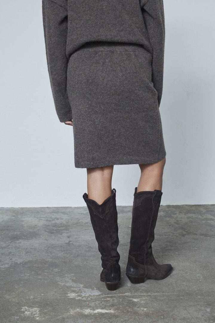 Sisters Point - Luca-Sk 19077 - 201 - Brown Mel.